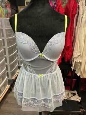 VICTORIA'S SECRET LIGHT BLUE PADDED CUP CHEMISE 36D